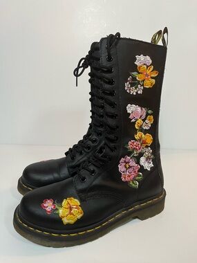 Dr Martens 1914 Vonda II Floral Embroidered 14 Eye Zip Boots Black Womens US 7